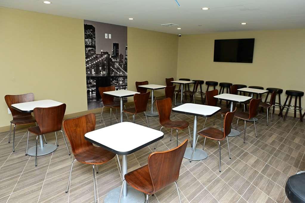 Super 8 By Wyndham Bronx Near Botanical Garden Hotel New York Restoran gambar